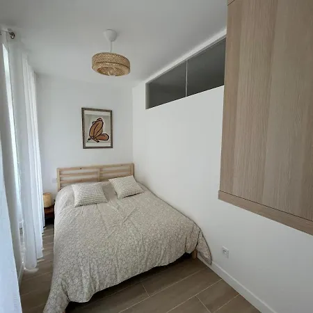 Lumineux Et Moderne, Proche Transports Apartment